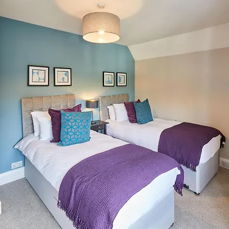 Nyaraló Host & - White *